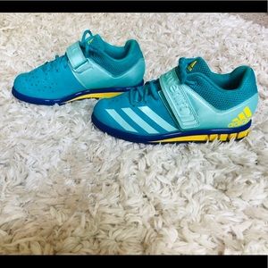 Adidas powerlift shoes